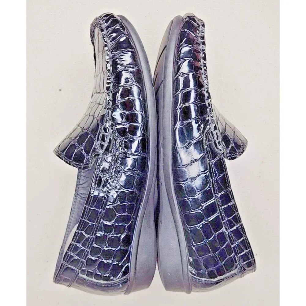 Ecco these black